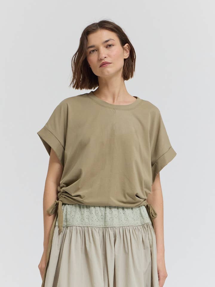 41628 - SIDE SCRUNCH TEE for wholesale by Grade & Gather