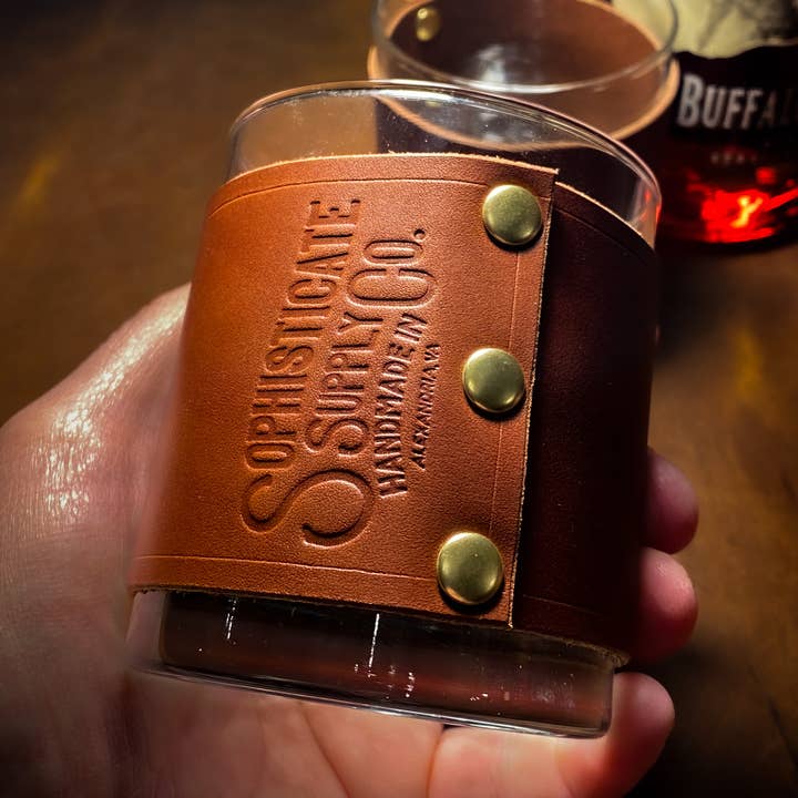 Læder Whisky Briller for engroshandel hos Sophisticate Supply Co.