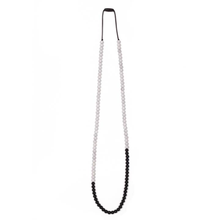 Zoe Teething Halsband - Svart/Marble för wholesale av Goobie Baby