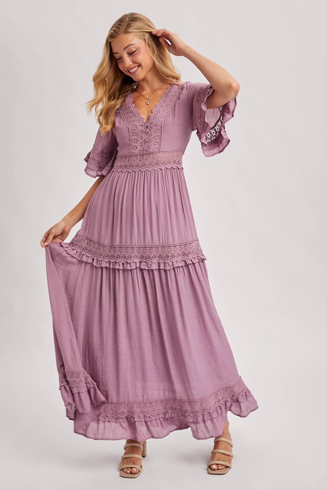 Bluivy – Großhandel Kleid – Damen – Maxikleid mit V-Ausschnitt und Spitzenbesatz20