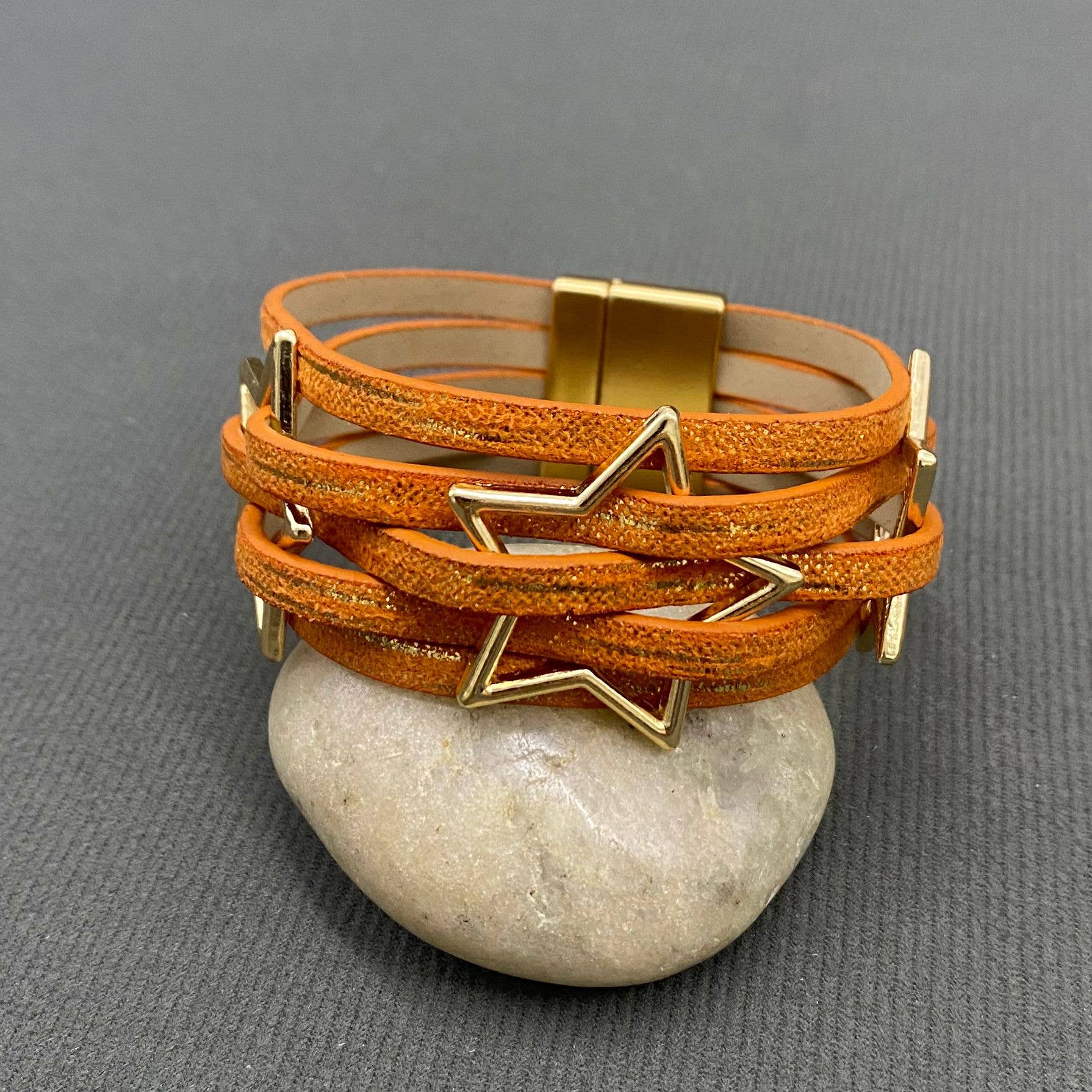 Mio Queena - Wholesale Bangle Bracelet - Triple Star Multi-Layer PU Leather Magnetic Buckle Bracelet - LB1