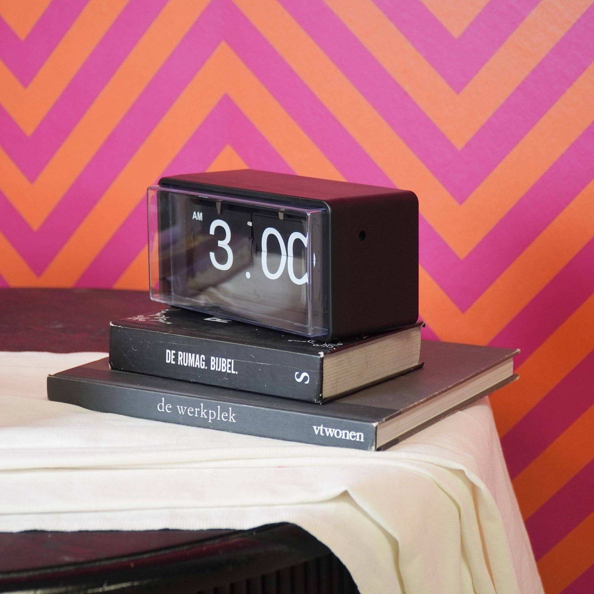 Housevitamin bv - Venta al por mayor Relojes de escritorio - Reloj - Reloj de Gabinete Volteable - Negro - 22x13x11,5cm8