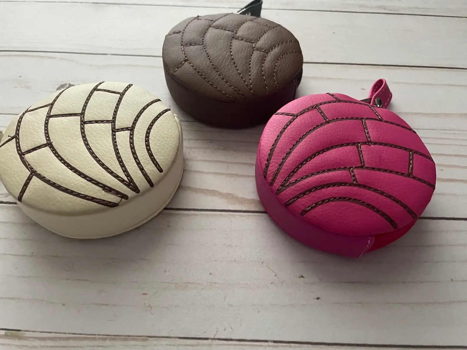 Viva Greetings - Wholesale Coin Purse - Women's - Mexican Concha Kawaii Faux Leather Coin Purse1