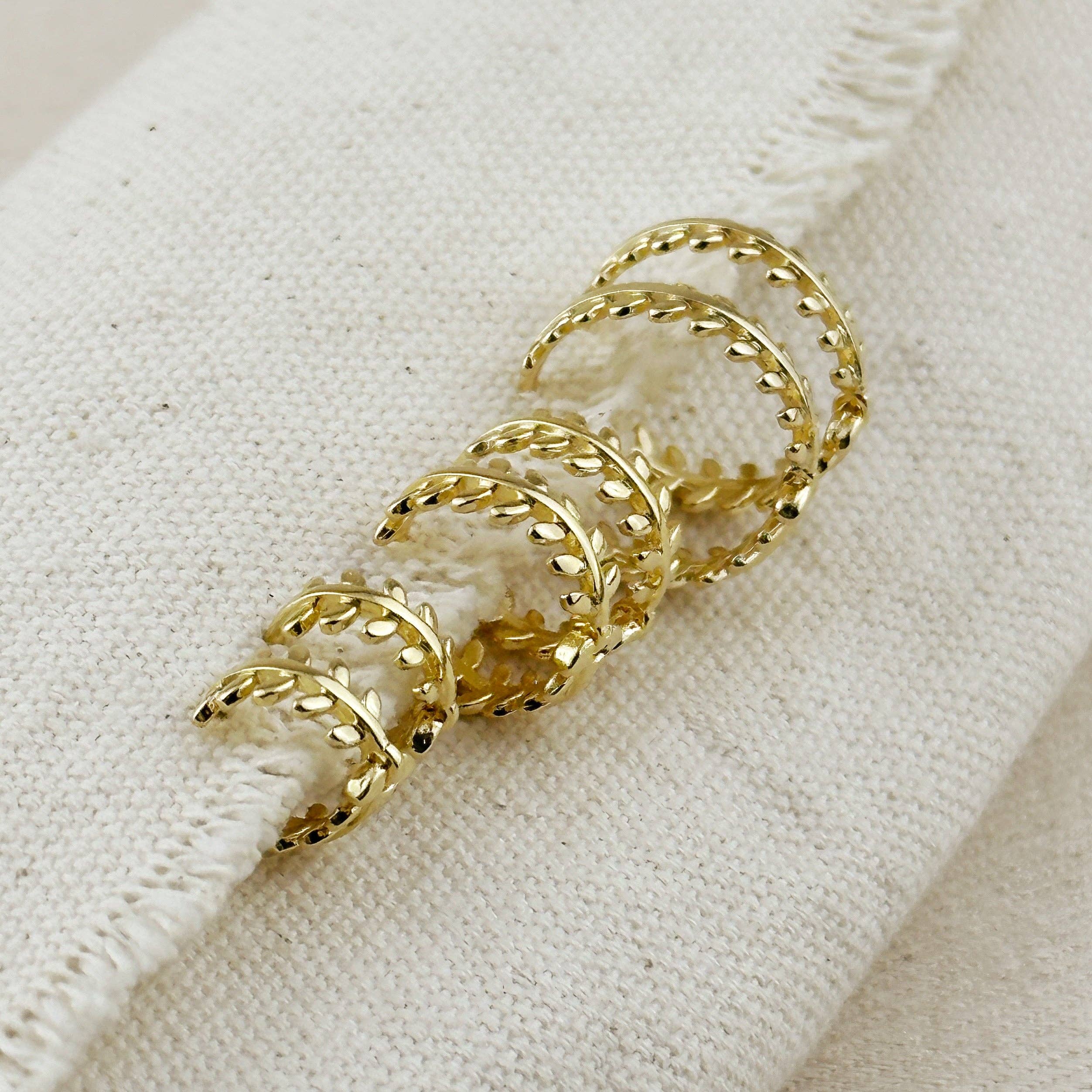 GoldFi - Vente Créoles - Boucles d'oreilles à motif de feuilles fourrées en or 18 carats5