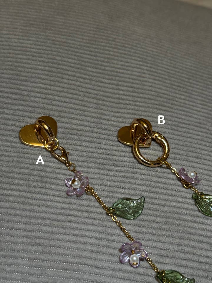 E-reader charm "Fourth Wing" for wholesale by BookBijou