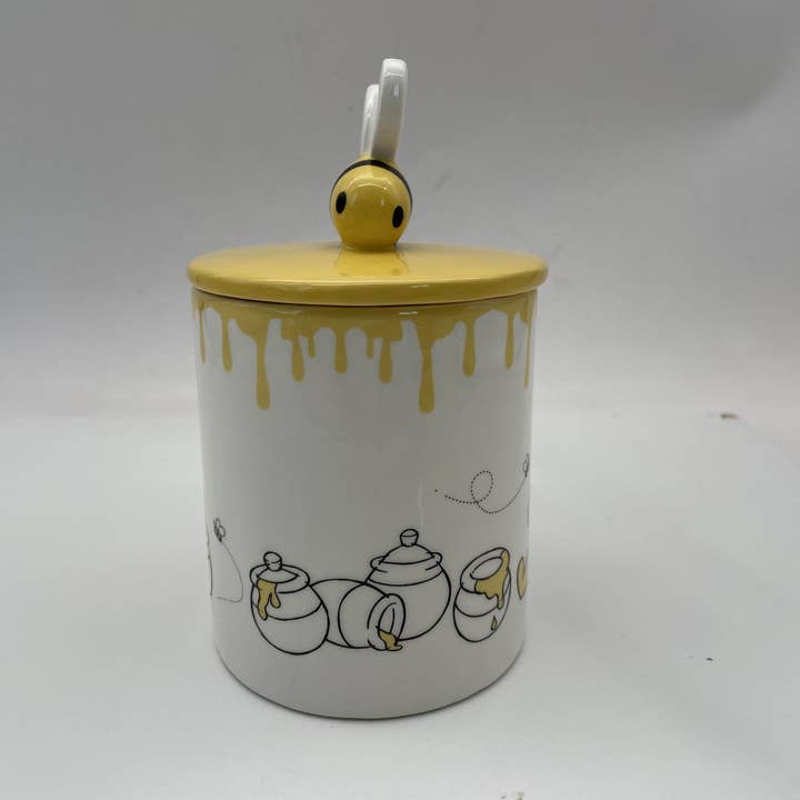 Silver Buffalo - Wholesale Coffee Mug - Winnie the Pooh Hungry Honey 18oz Ceramic Mug w Sculpted Lid