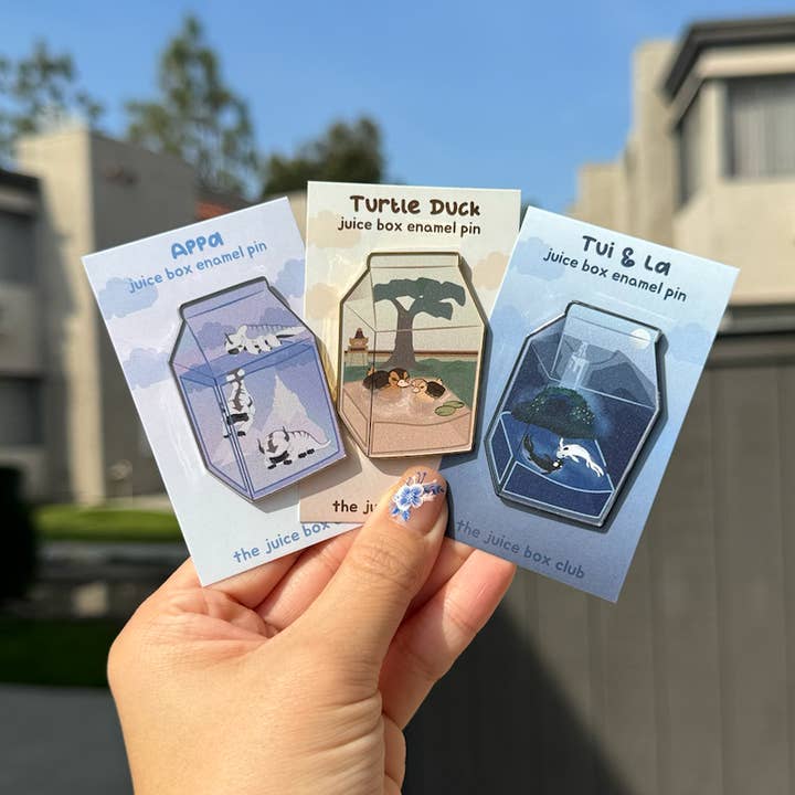 The Juice Box Club – Alfinete/botão de lapela por atacado – Caixa de sumo de pato tartaruga com alfinete de esmalte ATLA1