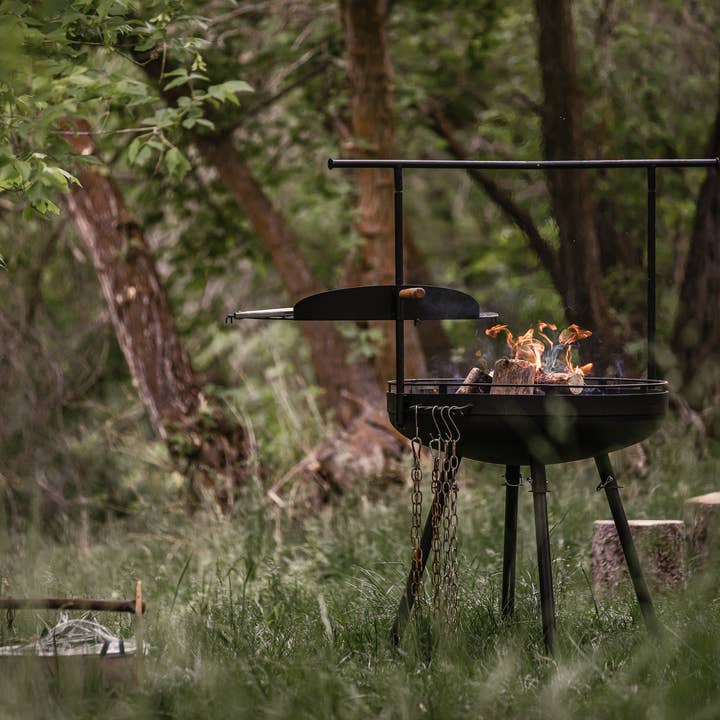 Barebones - Wholesale Fire Pit - Cowboy Fire Pit Grill - 30"8