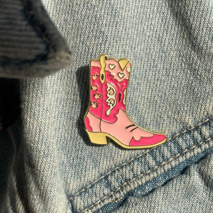 Pink Pony Club Rhinestone Cowgirl | Pin de Esmalte de Bota Ocidental com Purpurina e Ouro por atacado de Predictable Art