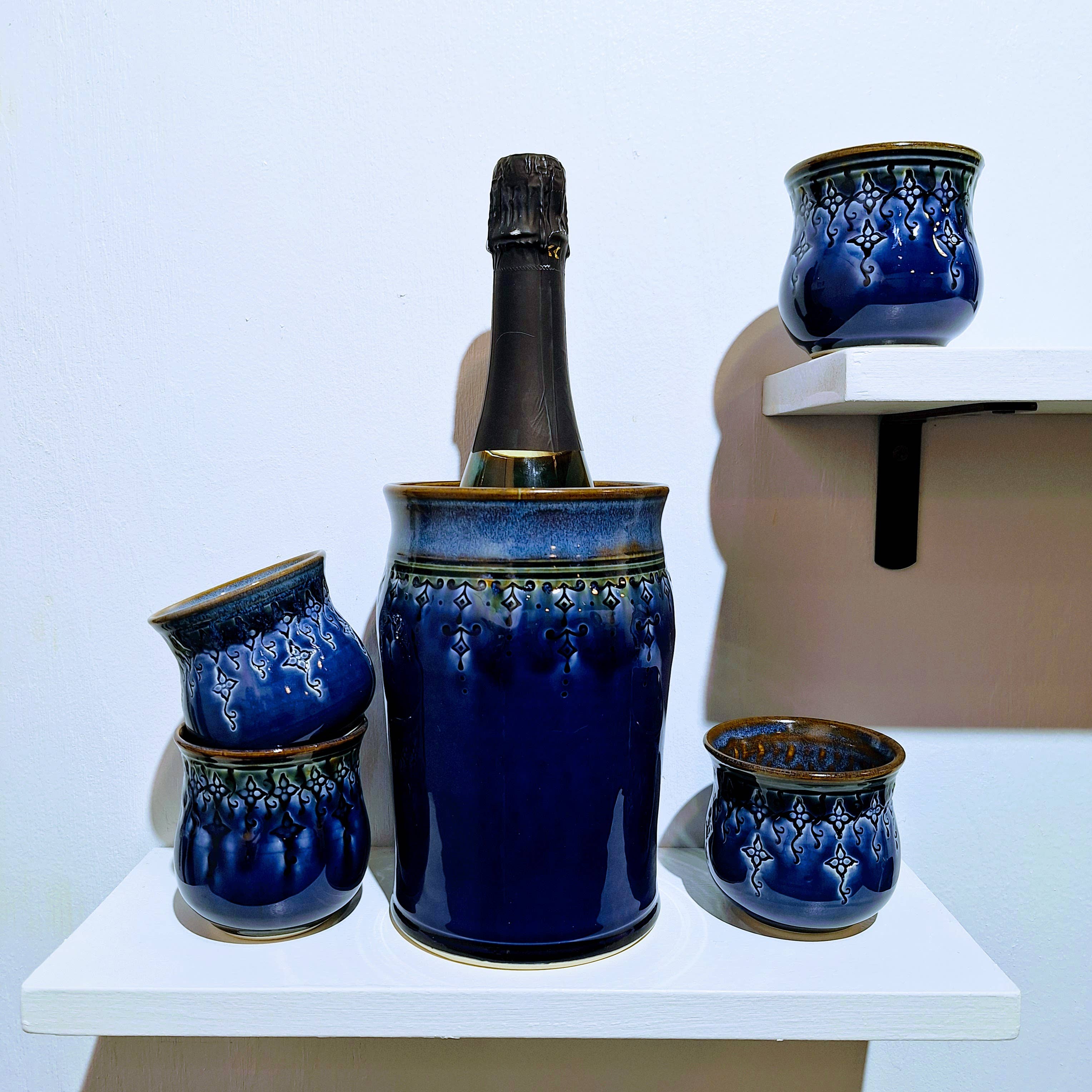 Plays in Mud Pottery - Venta al por mayor Copas de vino - Copa de vino sin tallo - Hecha por encargo - Cerámica artesanal10