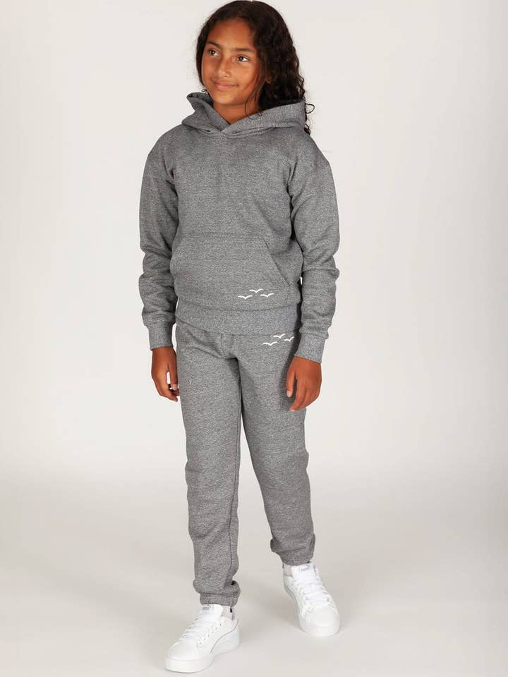 Barn Niki och Cooper fleece set i granit för wholesale av Lazypants