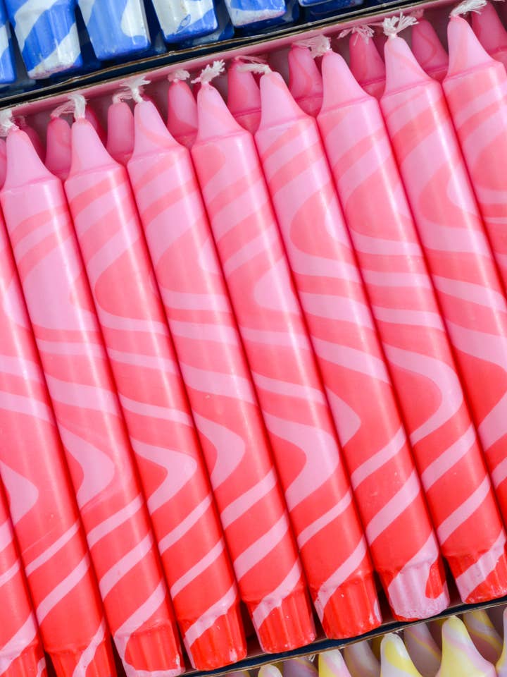 Sommerduftlys med marmor i pink og rød for engroshandel hos Nordtrice