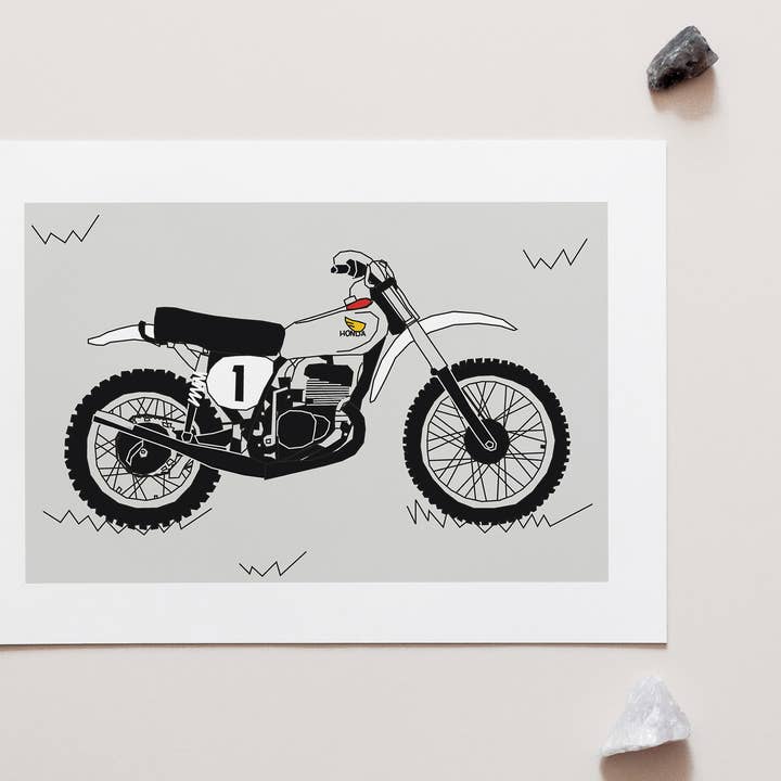 Grå Vit Vintage Motocross Motorcykel Konsttryck för wholesale av Penny Royal Design