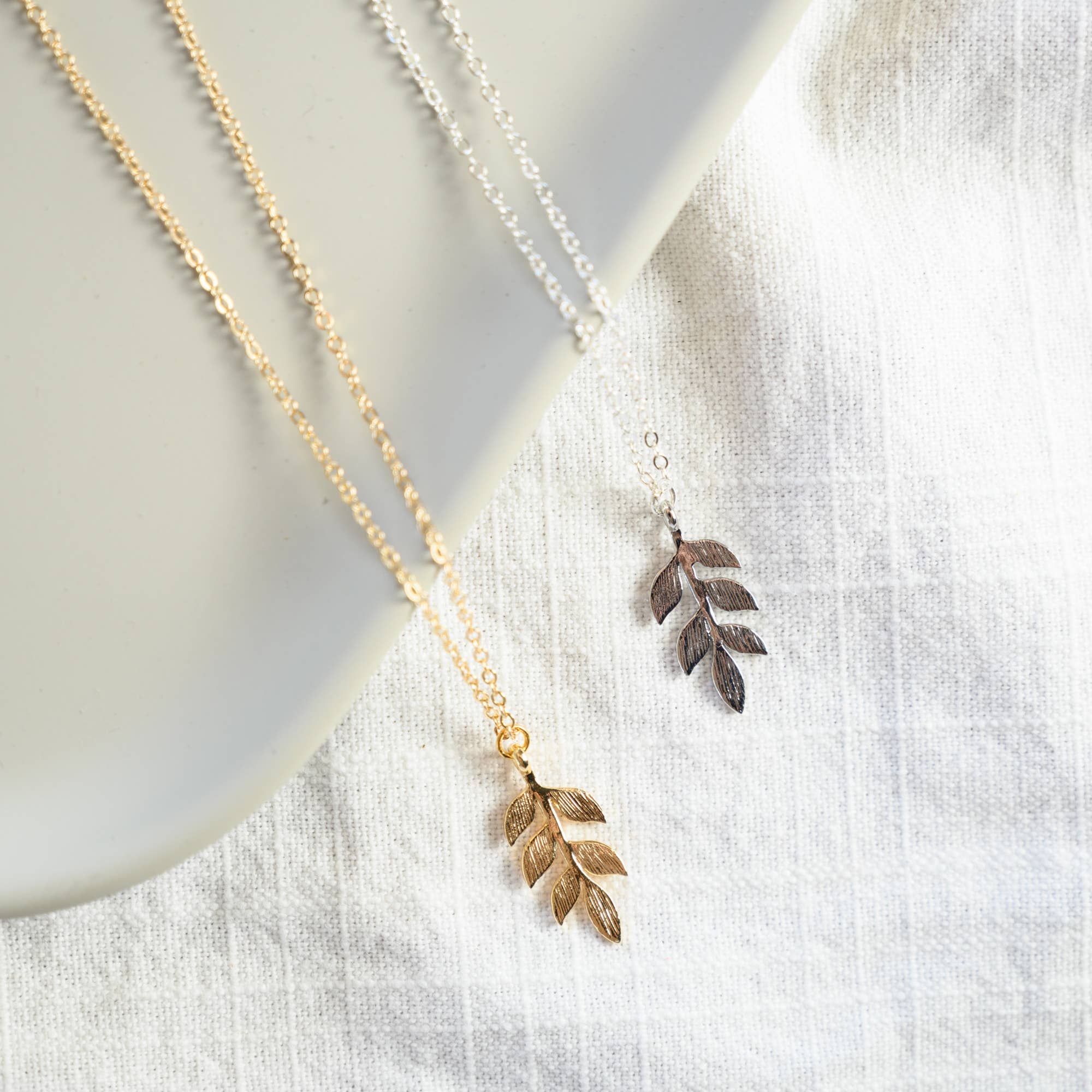 Birch Jewellery - Wholesale Pendant/Charm Necklace - Elegant Leaf Necklace1