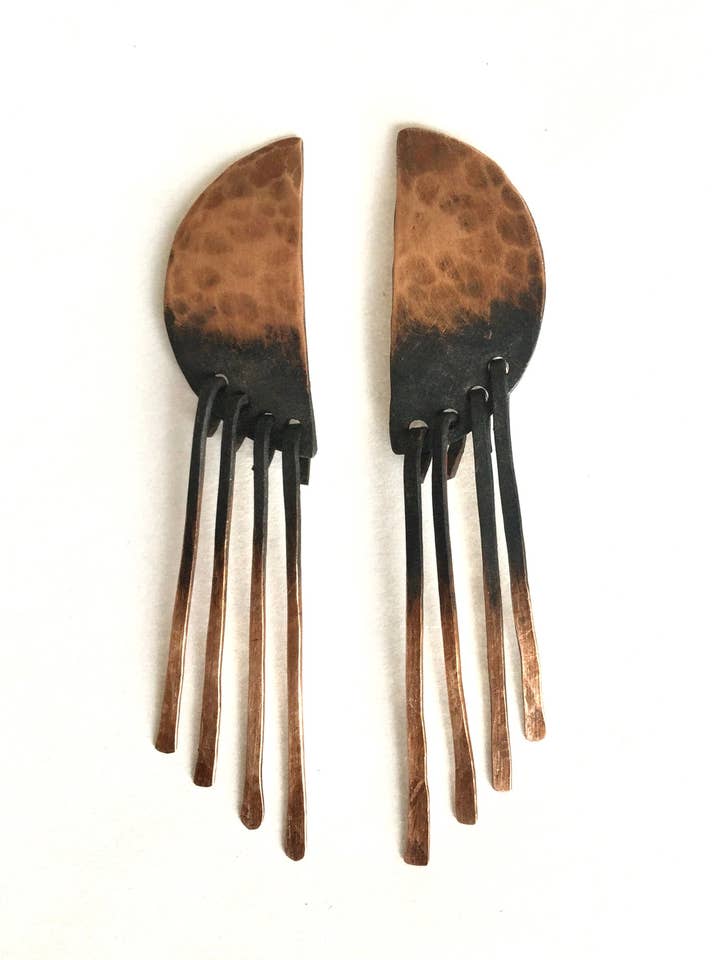 Halve maan oorbellen met franjes voor wholesale door Studio451Jewelry