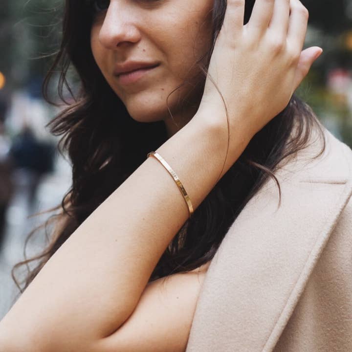 Recuerda por qué empezaste Pulsera de puño grabada delicada para venta al por mayor de Camilla Limón