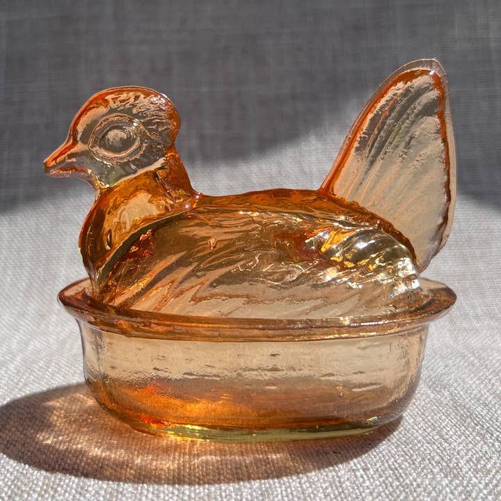 Kitchen One - Wholesale Decorative Plate/Dish/Bowl - Nesting Hen Bowl AMBER (Maple) | Hand Blown Glass - Colombia3