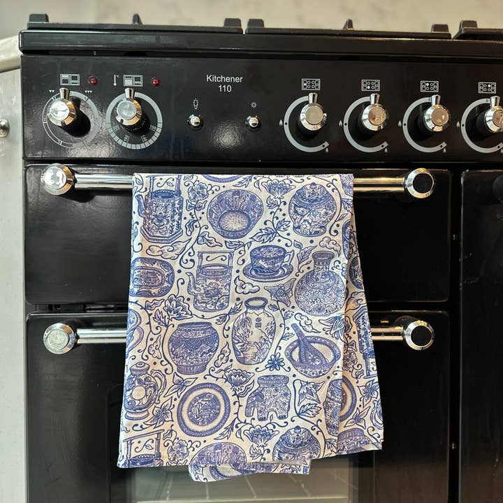 The Lion Rock Press - Wholesale Tea Towel - TEA TOWEL - Blue and White Chinoiserie China1
