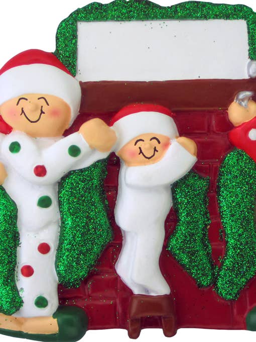 Hanging Stockings: 4 People for wholesale by Ornament Central