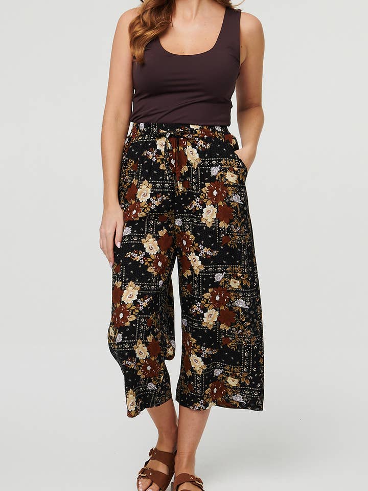 Printed Tie Waist Cropped Wide Trousers
for wholesale by Stellalondon