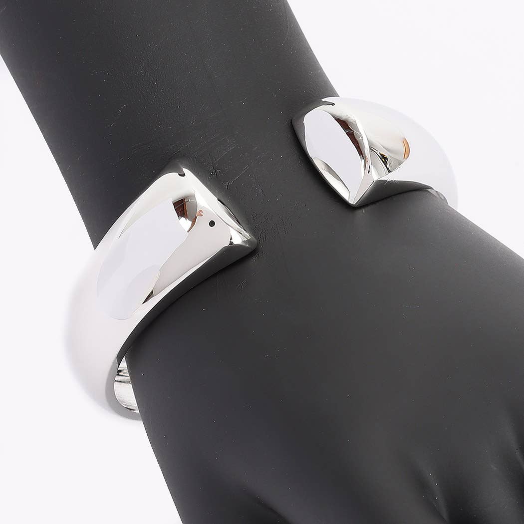 3AM BY H&D ACCESSORIES – Engroshandel Manchetarmbånd – Metalhængselarmbånd3