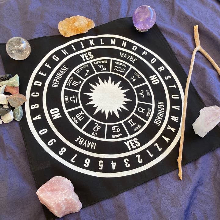 Joshua Tree Gems - Venta al por mayor Artículo de meditación - Paño de péndulo de adivinación impreso a mano diseño original
