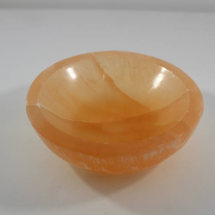 Cuenco de Selenita Redondo 9-10cm Naranja para venta al por mayor de Quasar Gems USA