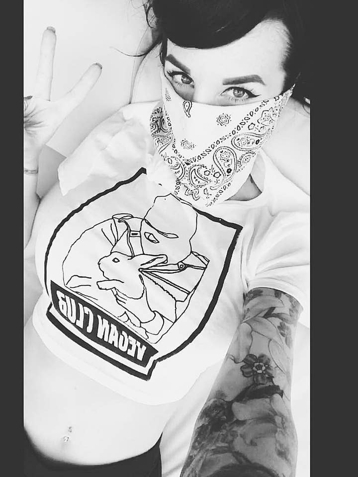 Maglietta ALF & Rabbit Vegan Club per la vendita all'ingrosso da parte di Vegan Club