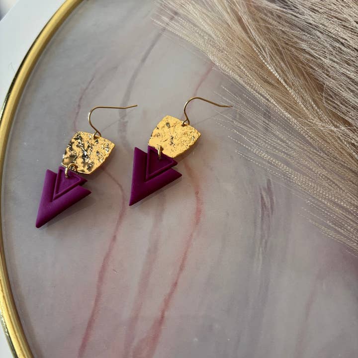 Duestelle Italia - Wholesale Dangle Earrings - Kaia - Triangular earrings in 18k gold-plated brass – Handmade in Italy2