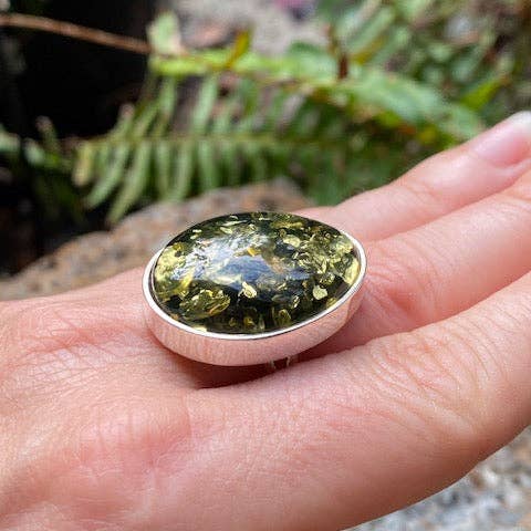 Grøn rav ring for engroshandel hos Amber House