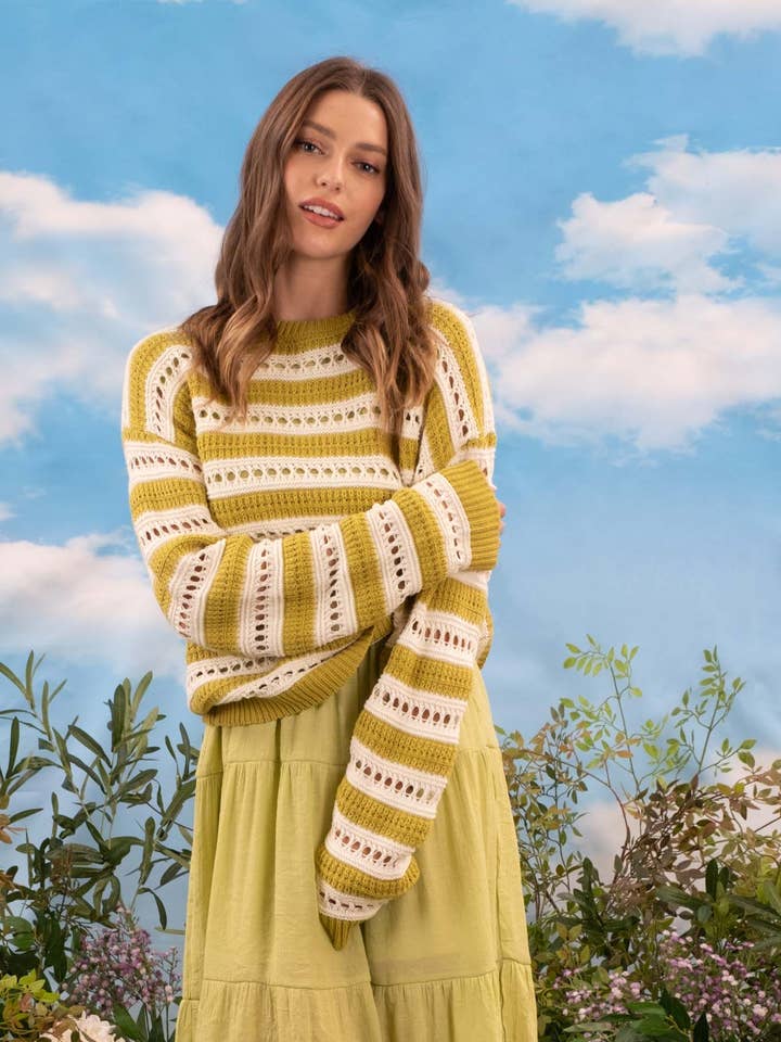 PULL EN MAILLE À ŒILLETS À RAYURES pour la vente par Blu Pepper