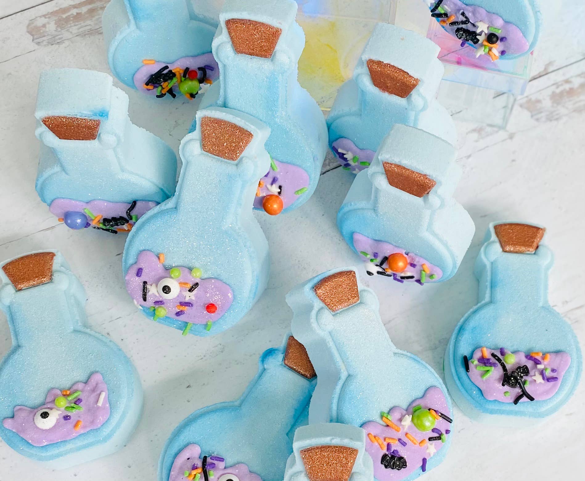 The Burlap Barn Company - Wholesale Bath Bomb/Fizz - Strange Magic Potion Bottle Halloween Bath Bomb3