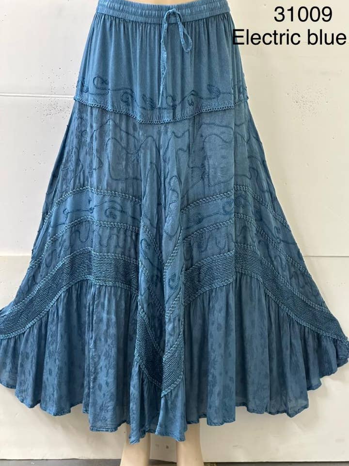 JUST CRUISING - India Casual Designs – Engroshandel Nederdel - Dame – Håndlavet maxinederdel med indviklede broderidetaljer10