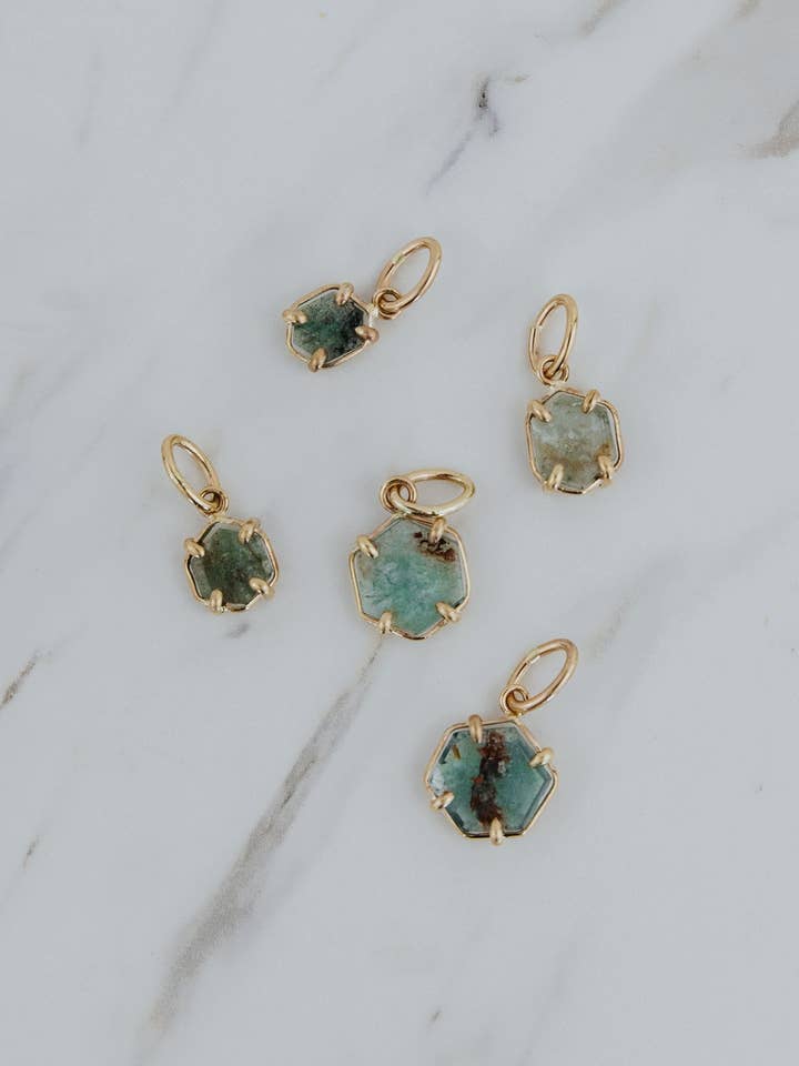 Kettingbedel - Zeshoekige Aquamarijn | GF voor wholesale door Wings Hawaii