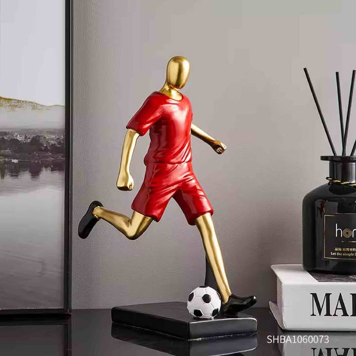 La Bella Monte - Wholesale Decorative Figurine - Football Player Statue For Holiday Décor5