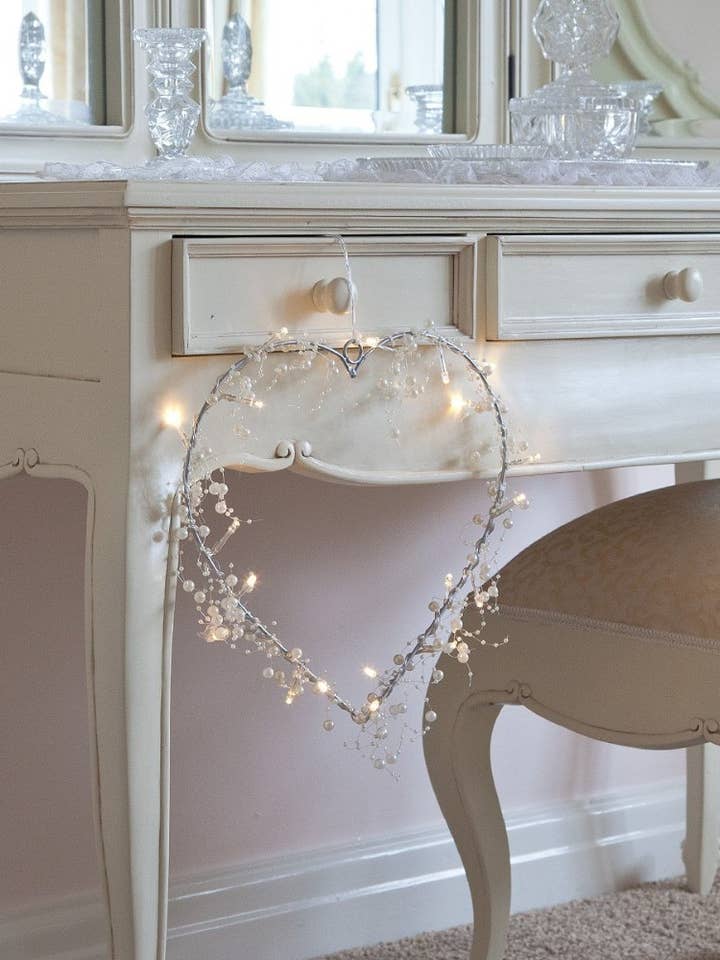 20 LED Pearl Cluster Beads String Lights (Battery Op) White for wholesale by Perfect Holiday