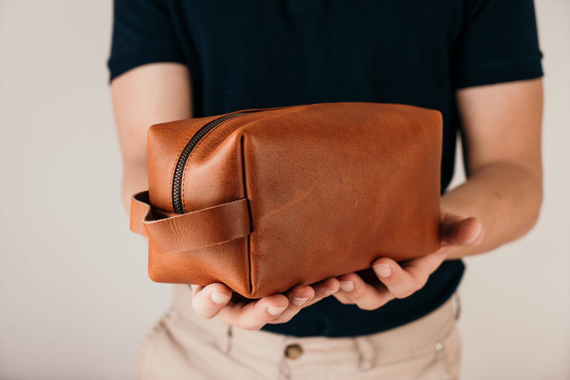 VELLAIRE - Wholesale Toiletry Bag - Men's - Mens Leather Toiletry Bag | LB7