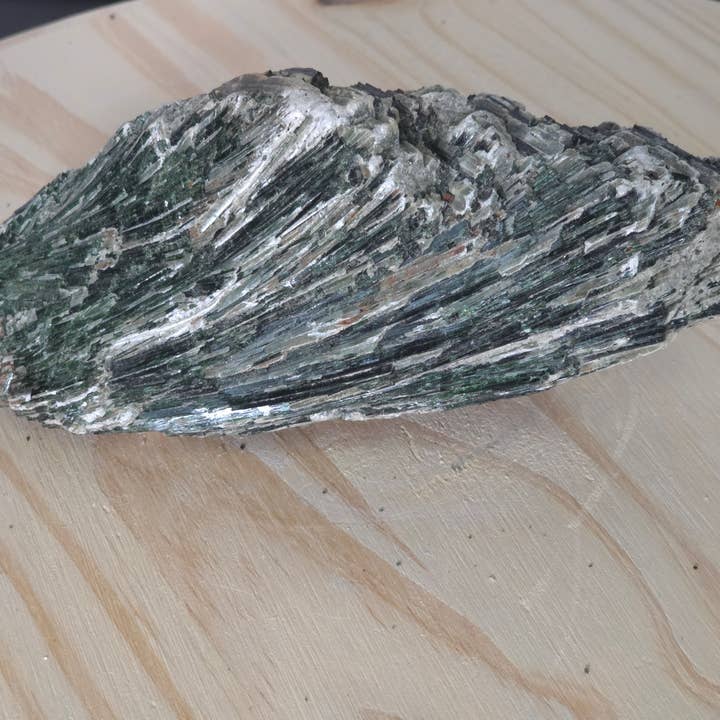 Campione di Diopside Verde G per la vendita all'ingrosso da parte di The Texas Rocks