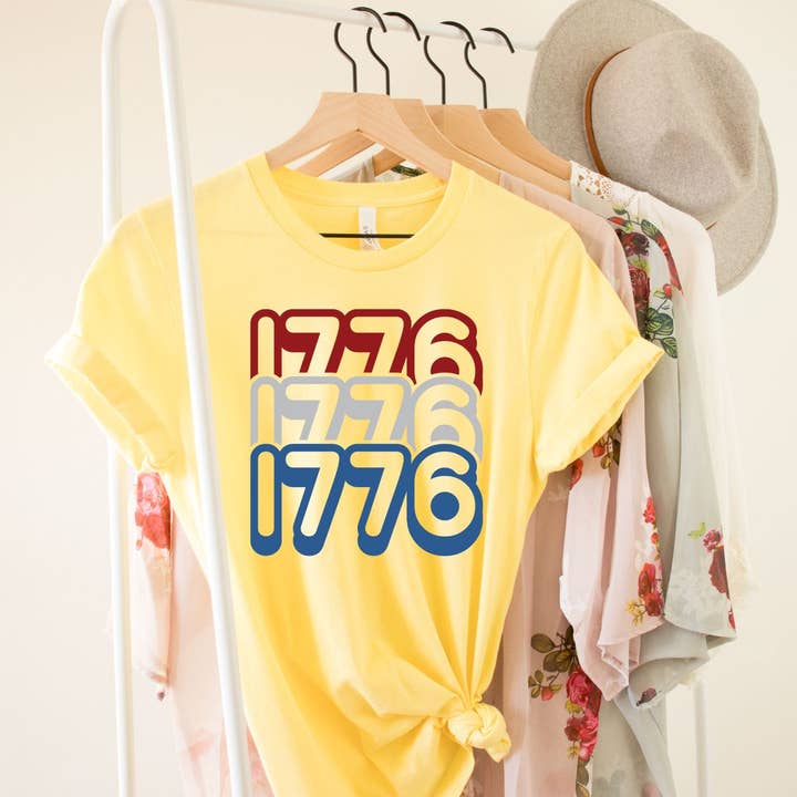 T-shirt jaune 1776 Trio pour la vente par Simply Tees