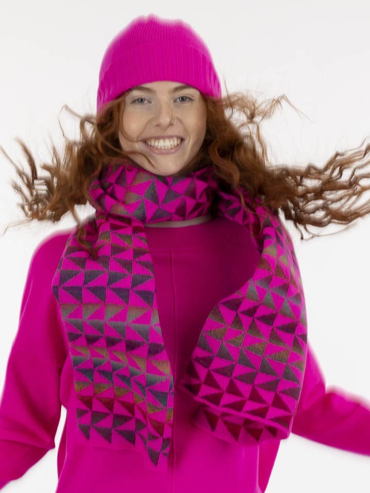 Cachecol Trio – Malha de Lã Arrojada com Padrão de Cores Triangular por atacado de McKernan