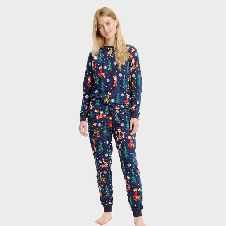Happy Seasons - Wholesale Sleepwear Set - Women's - The Giraffe Christmas Pajamas – Women3