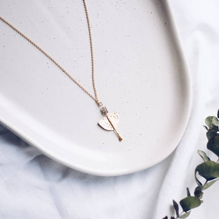 Spirited styrke Labrodite halskæde for engroshandel hos Finders and Makers