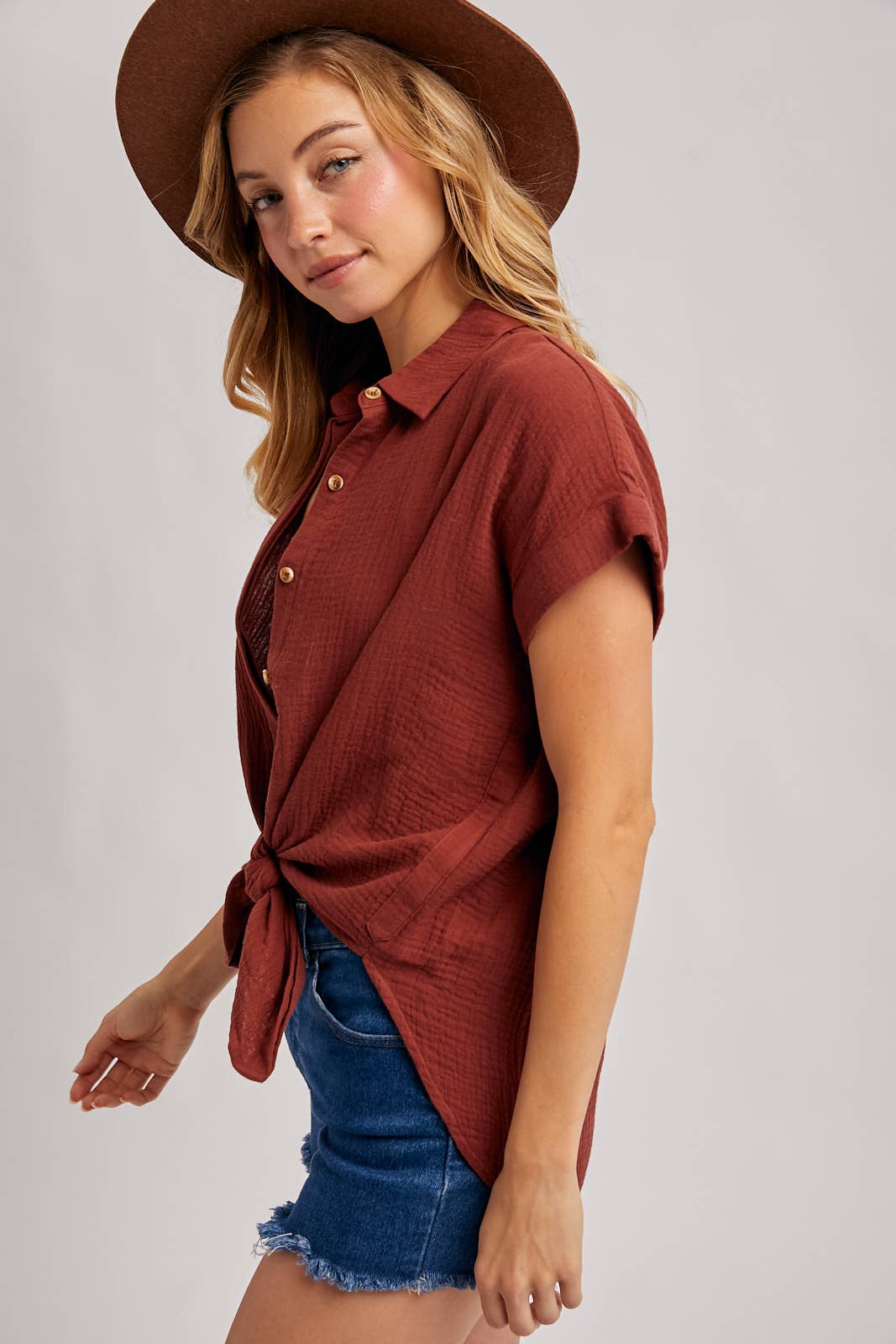 Bluivy – Großhandel Hemd mit Button-down-Kragen – Damen – Essentielles Baumwollhemd mit Knopfleiste21