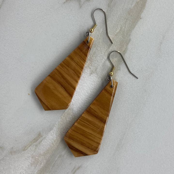 Olivier - Briolette conique pour la vente par Ingrained