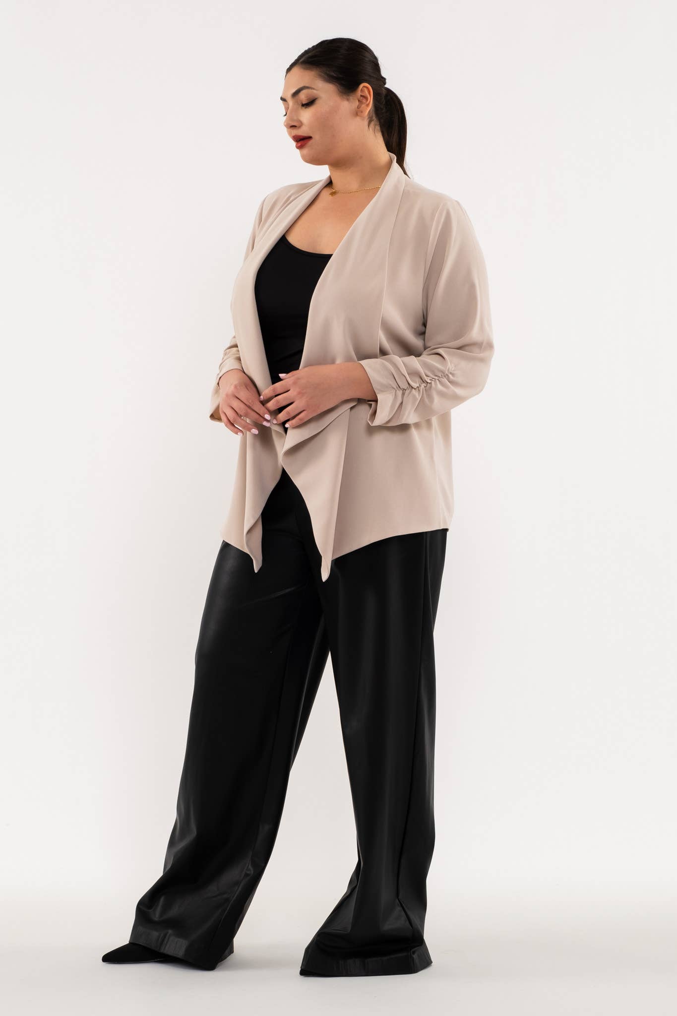 Blu Pepper – Engroshandel Blazer - Dame – Plus size blazer med 3/4 ærmer og rynkede detaljer10