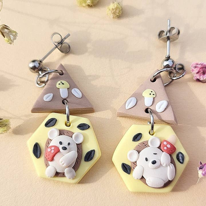 Schattige Egel Oorbellen • Cottagecore Sieraden voor wholesale door NoomCottageClay