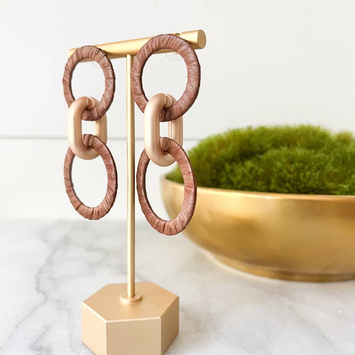 Brookhaven Baubles - Wholesale Dangle Earrings - Chocolate Brown & Matte Gold Raffia circle Link Earrings