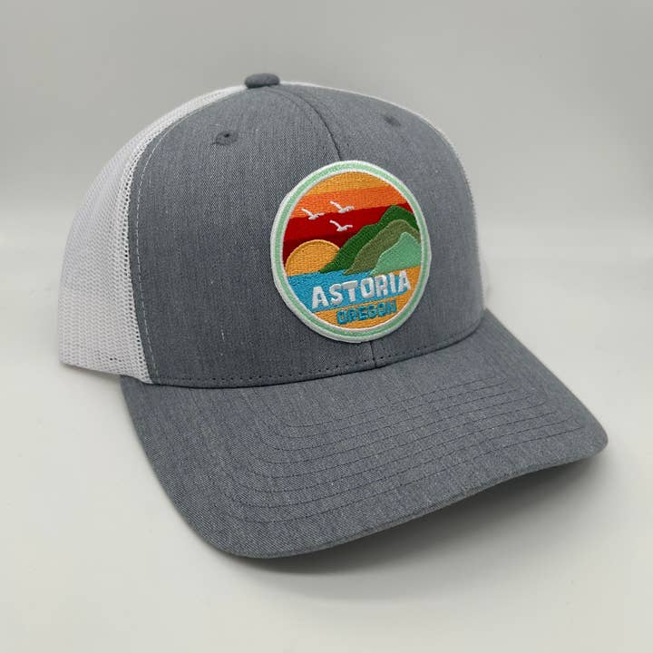 Casquette de camionneur - Astoria Oregon pour la vente par Tree City Stickers