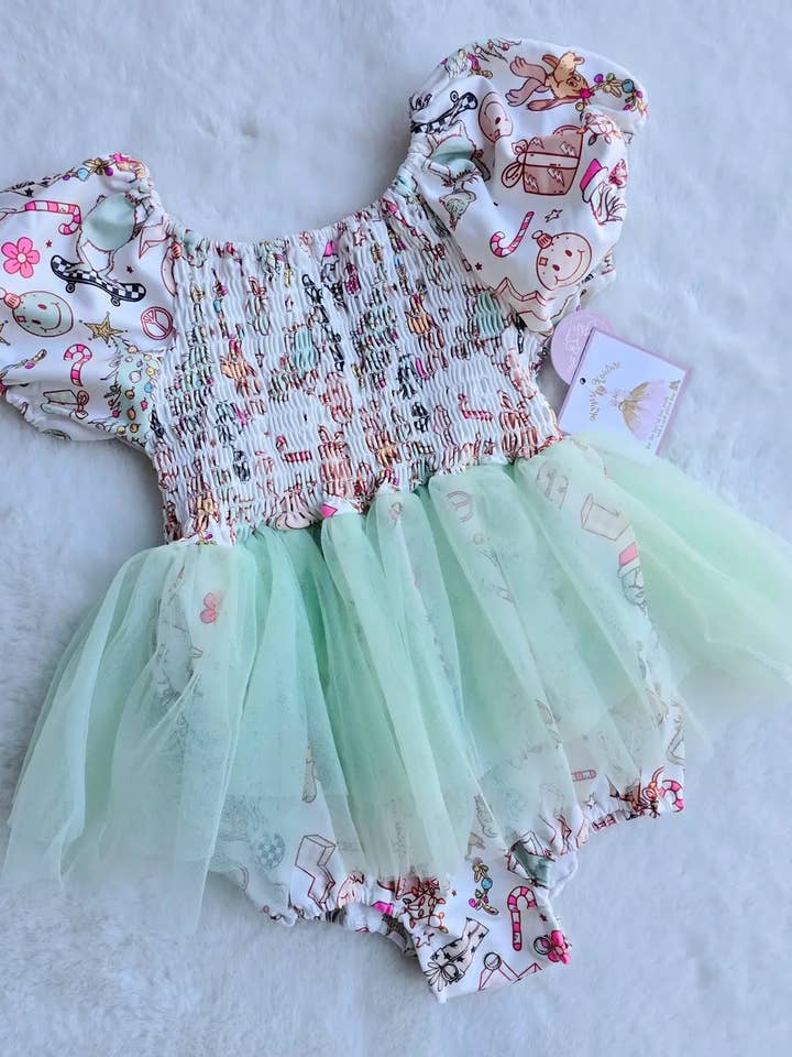 Rufflеѕ & Bоwtіеѕ - Affordable Boys & Girls Clothing - Vente Robe – enfant - LIQUIDATION - Robes Personnages Bébé Tutu - Grinch en Skateboard