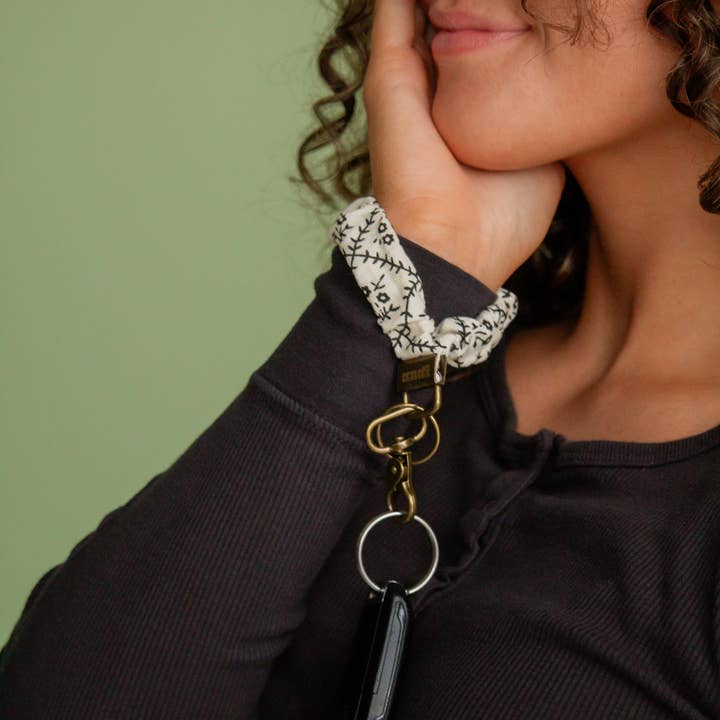 Shop Andi – wholesale Keychain – Women's – Ebony and Ivory Keychain2